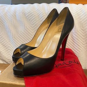 Louboutin “Very Prive 120” - matte black